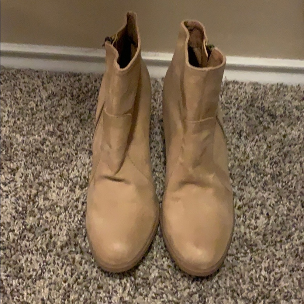 Size 9 bootie